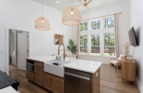 Wilmington House | Luxe 2BR Bungalow w/Pool, Fire Pit + Yoga Deck, Tent - Near Beaches + 10 min to DT