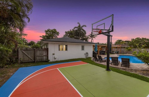 Palm Beach - West Palm Beach House | Luxe WPB Resort - Pool Hot Tub Golf Arcade Firepit