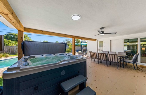 Palm Beach - West Palm Beach House | Luxe WPB Resort - Pool Hot Tub Golf Arcade Firepit