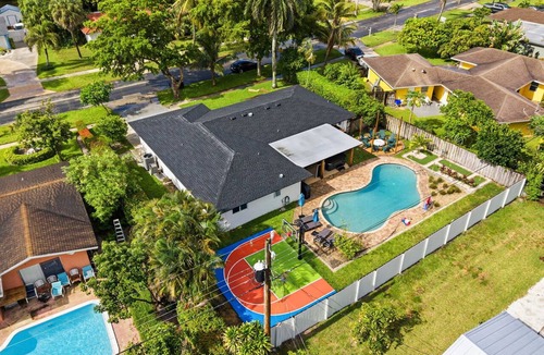 Palm Beach - West Palm Beach House | Luxe WPB Resort - Pool Hot Tub Golf Arcade Firepit