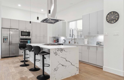 South Central Houston House | Luxurious 3 Bed3 Bath Near Downtown Houston
