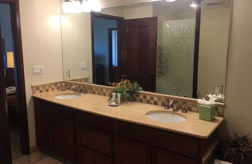 Wailua Resort | Luxurious 5 Star Ocean Front Complex at Waipouli Beach Resort. Unit A201
