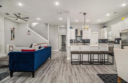 Surfside Beach House | Luxury Beachfront Family Fun Sleeps 22