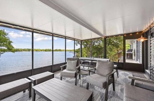 Alexandria House | Luxury Cowdry Cottage Lake Home