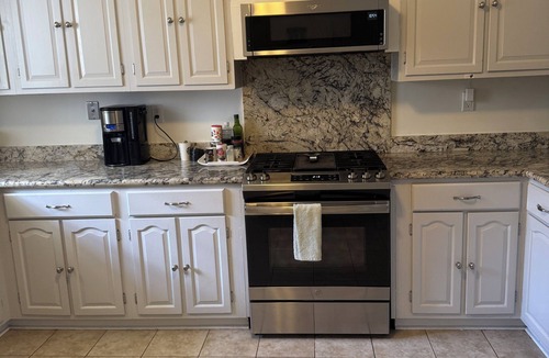 Kenner - Louis Armstrong International Airport House | Luxury Home: 4 Beds 2.5 Baths. 7 mnts from Airport