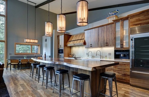 Alyeska House | Luxury Modern Mountain Home 1/2 mile from Ski Resort