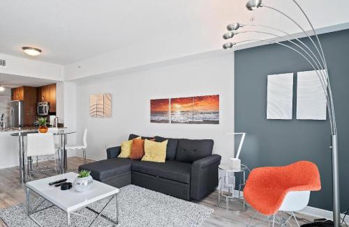 Boynton Beach House | Luxury Near The Beach! Beach Pass Included!