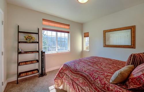 Leavenworth Apartment | Luxury One Bedroom Condo - Downtown Leavenworth