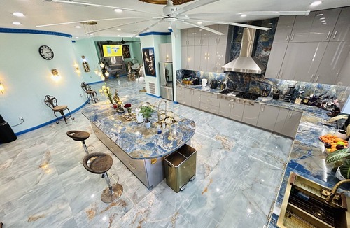 Alvin Villa | LUXURY/PALACE