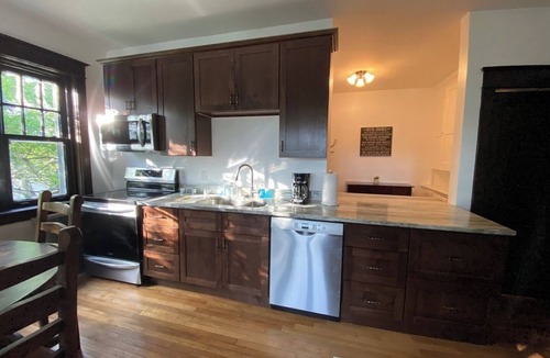 Point Breeze North Apartment | Luxury Point Breeze with Off-street Parking