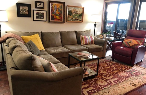 Dillon Condo | Luxury Top Floor 2/2 condo on Lake Dillon Jan. 1 to April 15.