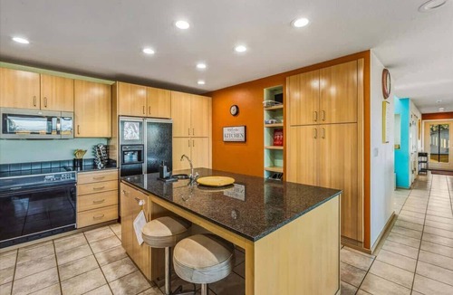 Westport House | Luxury Westport Retreat | Hot Tub | Home Gym