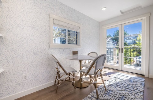 Alki Cottage | Magnolia Cottage near West Seattle's Alki Beach