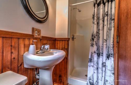 Canadensis House | Magnolia Streamside Resort