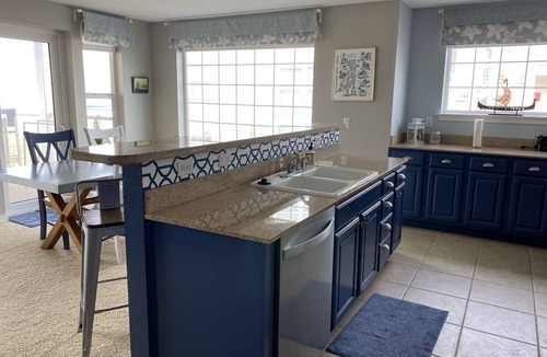 Westport Condo | Make a SurReel Cocktail - 1 part water + 1 part sand + 2 parts GREAT VIEW