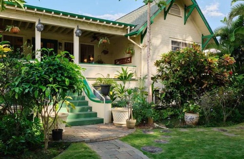 Wailuku House | Mamane Suite - Historic charm and views