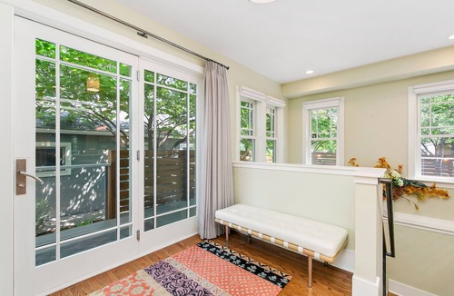 Martinez Park House | Maple Courtyard - Old Town w/King Suite & Piano