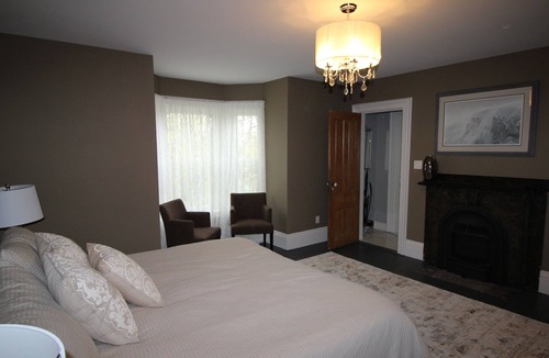 Dorchester Bed & Breakfast | Maplehurst Manor B&B