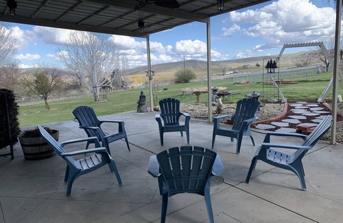 Selah House | Mapleway Manor, Indoor Pool, Jacuzzi, Sauna & Theatre Room