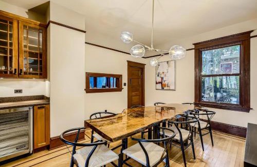 Broadway House | @ Marbella Lane - Charming Capitol Hill 4BR