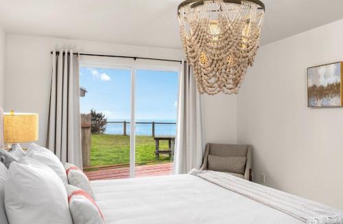Oak Harbor House | @ Marbella Lane - Seas the Bay sanctuary