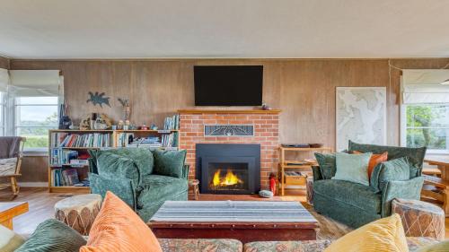 Clinton House | Maxwelton Aerie by AvantStay