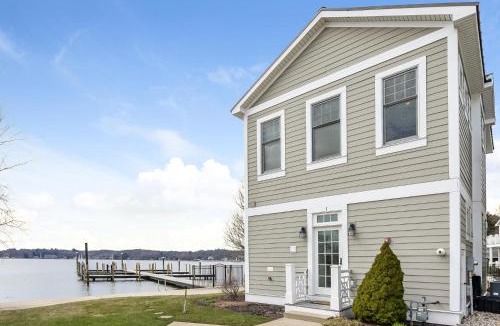 Saugatuck Villa | Mermaid townhouse shared pool walk to Saugatuck