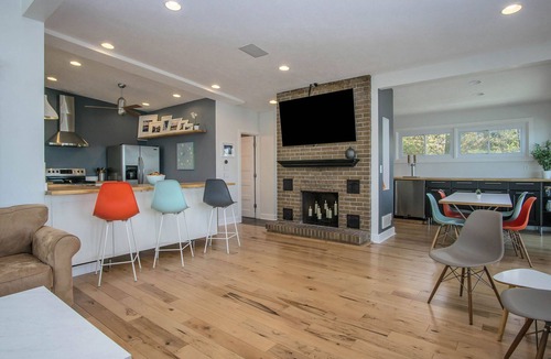 Port Sheldon House | Mid- Century Modern: Exclusive Lakefrtont Getaway