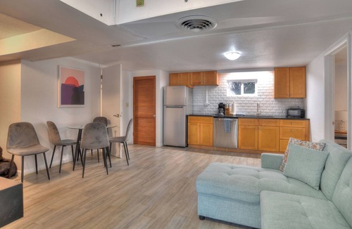 Durango House | Mid Century Mountain Home on 3 acres - 10 Minutes to DGO - AC-Hot Tub-Views