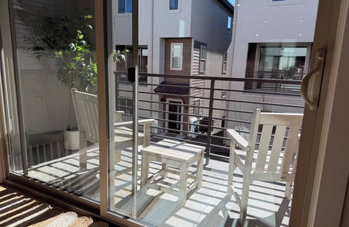 Boise House | Midtown Heights Townhome: EV Charger & walkable to BSU Campus.