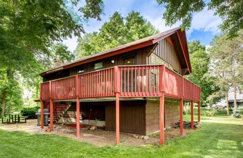 Isle House | Mille Lacs Lake Cabin: Private Dock, Deck & Grill
