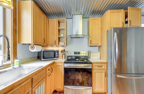 Ossipee Cottage | Minnesota Cabin w/Deck & Private Beach