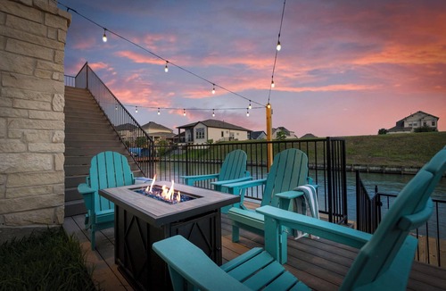 French Quarter House | Mist & Bloom' Lakefront Retreat-Gameroom, SUP's
