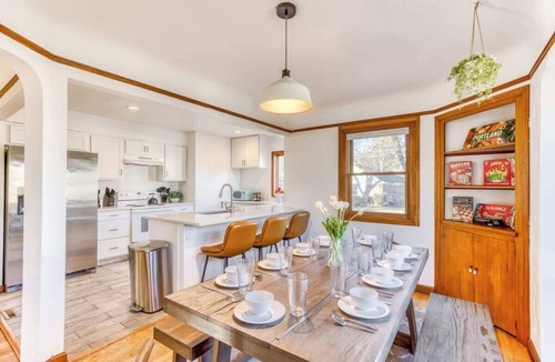 Arbor Lodge House | Mocks Crest Oasis- 5BD/2BA- Arbor Lodge Getaway
