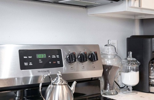 Eastside Condo | Modern 1BR Condo with Bay Views | Walk to Dome + AC | Parking Included