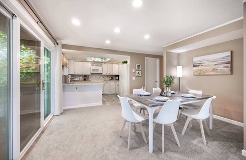 Moss Bay Apartment | Modern 2BR/2BA Kirkland Home, Walk to Beach Park