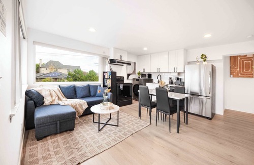 North Beacon Hill House | Modern 2BR Near DT + Stadiums Parking
