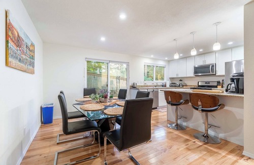 Richmond Highlands House | Modern 3BR House with BBQ Yard near Richmond Beach