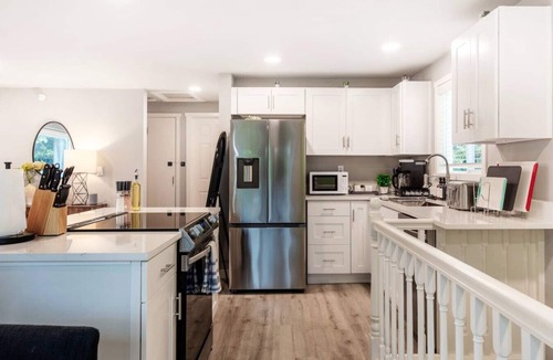 Bryn Mawr-Skyway House | Modern 5BR 3BA Remodeled Home with BBQ Backyard