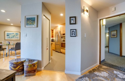 South Addition Condo | Modern Anchorage Condo - Half-Mi to Downtown!