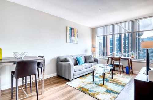 Seaport District Apartment | Modern Apt with Water Views and Gym