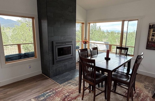 Hartsel Cabin | Modern cabin with WiFi, bordering Pike National Forest.