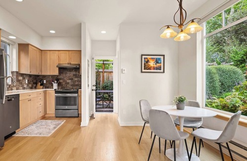 Bryant House | Modern Cottage - UW & Children's Pet Friendly