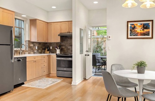 Bryant House | Modern Cottage - UW & Children's Pet Friendly