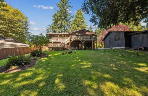 Lake Stevens House | Modern Forest Escape, Near Lake Stevens & Hikes