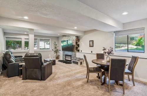 Lake Stevens House | Modern Forest Escape, Near Lake Stevens & Hikes