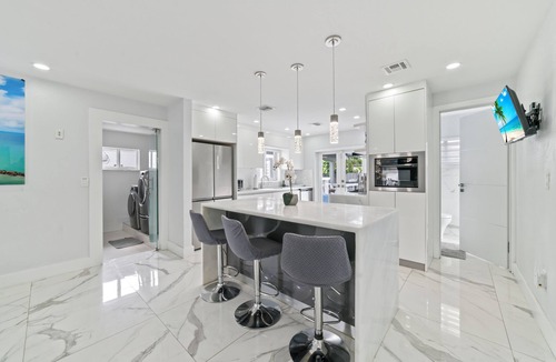 Palm Springs North House | Modern Home Pool Jacuzzi BBQ Pool table