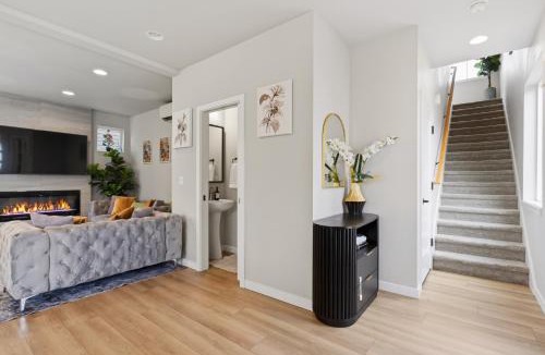 Paine Field-Lake Stickney House | Modern Home w Patio w Garage Gym n Family Friendly