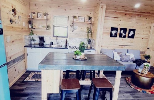 Alexandria Cabin | Modern lakeside cabin with panoramic views , deck and screened porch