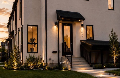 Killarney House | Modern Luxury Killarney Retreat | AC | Sleeps 8